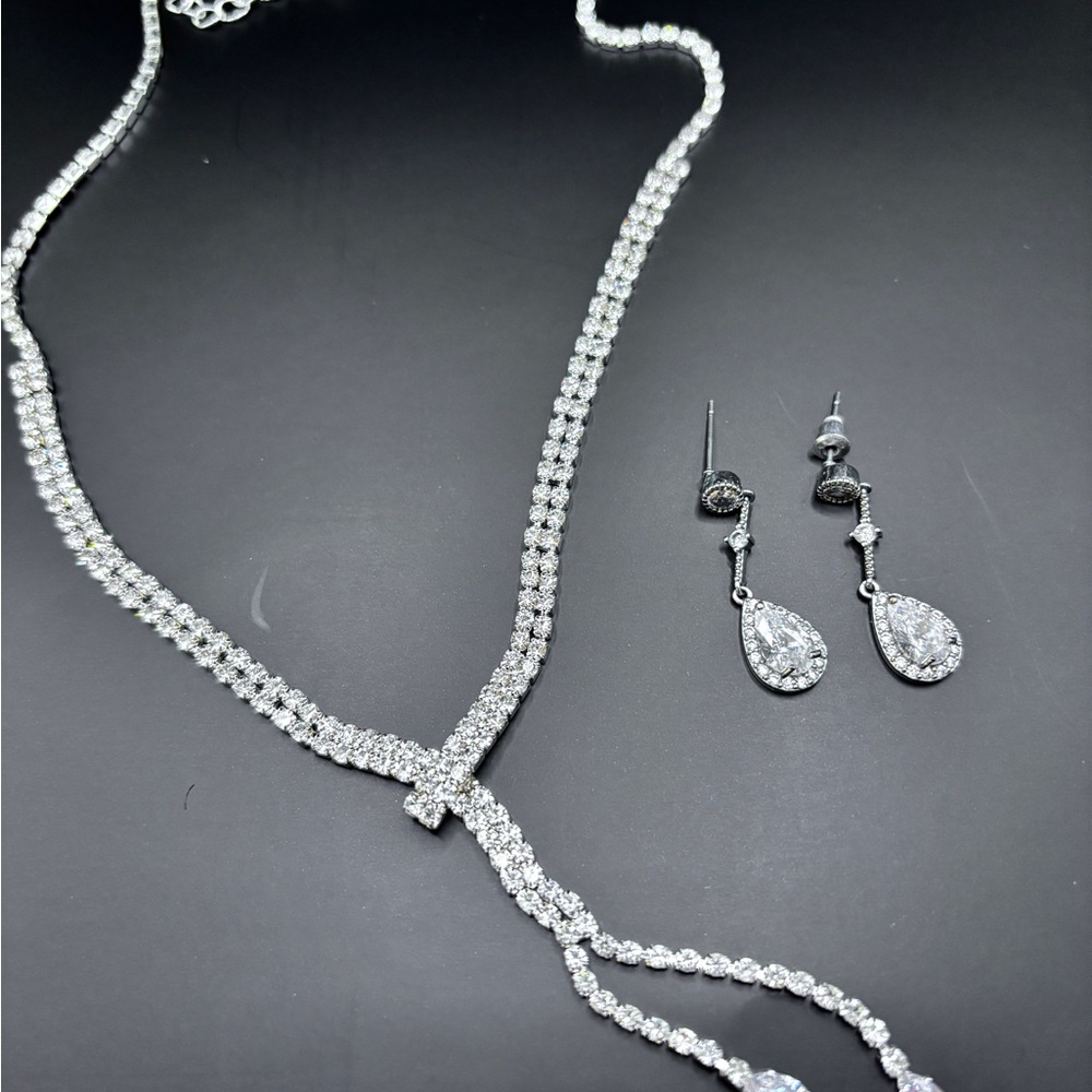 Elegant Silver Sparkly Necklace and Pierced Earring Set (3 for $12 item)